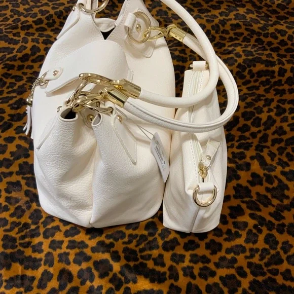 BRAND NEW IVORY LEATHER HANDBAG. - Picture 4 of 11